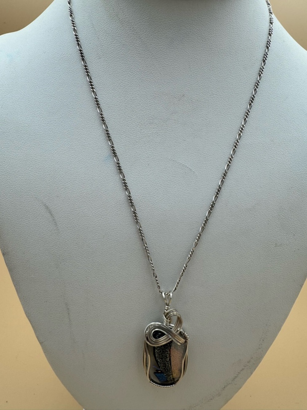 Sterling Silver Black Stone Pendant Necklace - Elegant Women's Jewelry